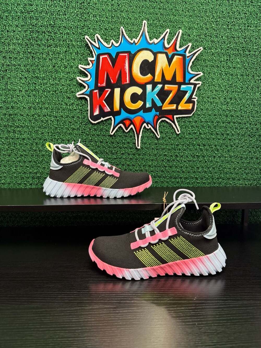 Adidas Kaptir Flow K Black/Hi-Res Yellow Youth Size 6/7W Brand New